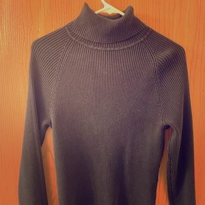 Basic ribbed black turtle neck